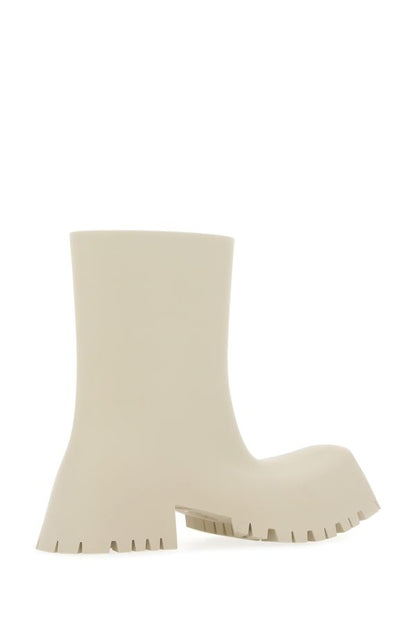 BALENCIAGA | Ivory rubber Trooper boots