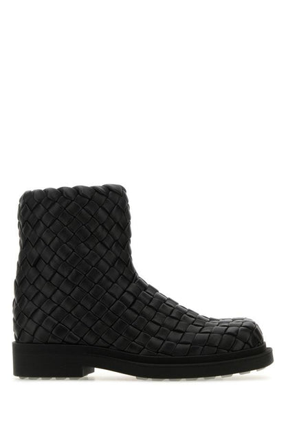 BOTTEGA VENETA | Black leather Ben ankle boots